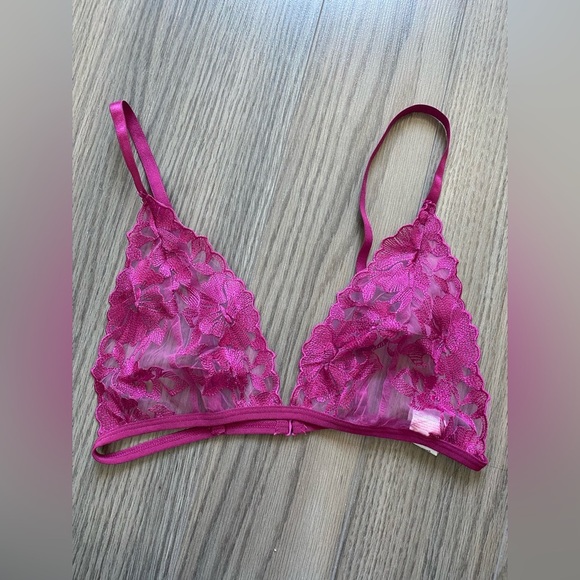 PrettyLittleThing Plus Violet Floral Embroidery Lace 3 Piece Lingerie Set - Picture 3 of 13